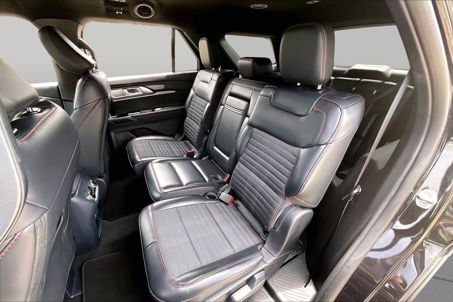 Used 2025 Agate Black Ford ST-Line image 38