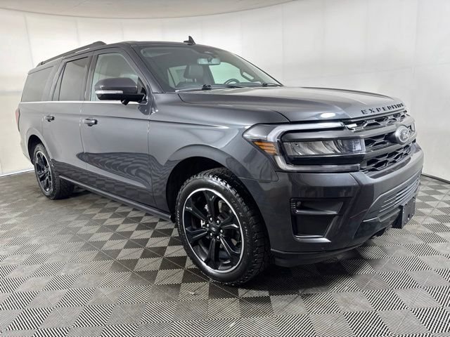 Used 2022 Gray Ford Limited image 1
