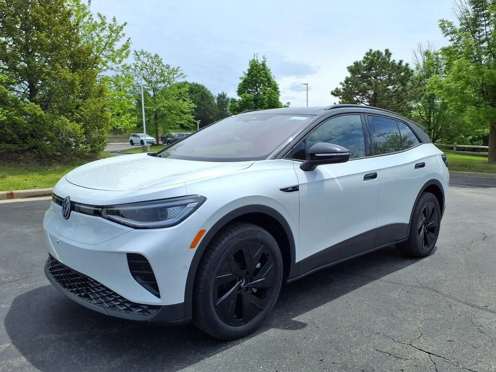 New 2026 Opal White with Black Roof Volkswagen Pro S Plus image 5