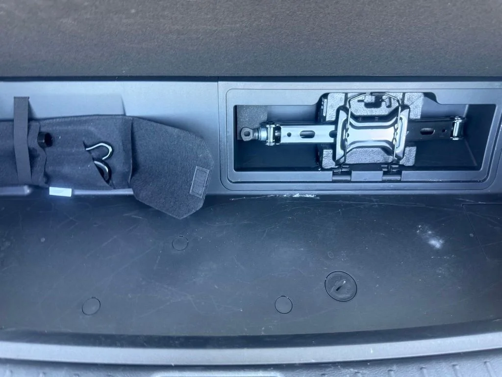 Certified Used 2025 Silver Hyundai SEL image 47