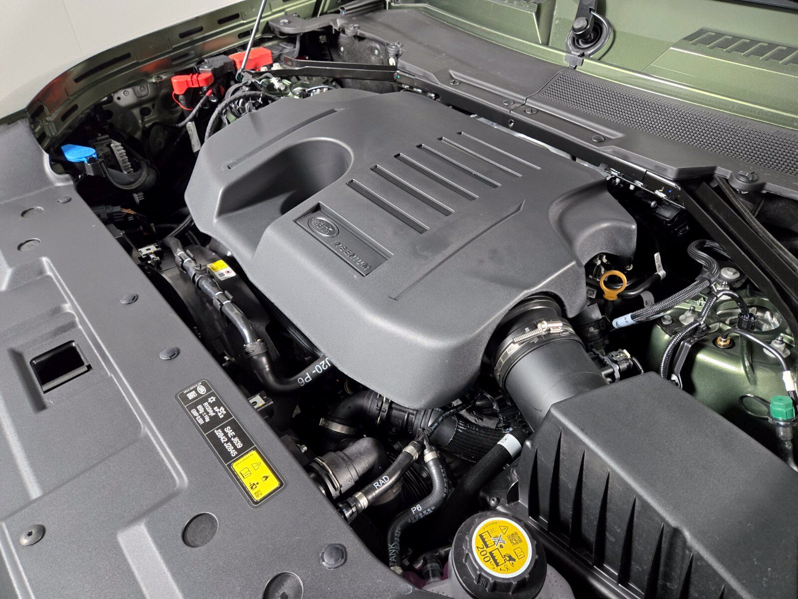 New 2026 Woolstone Green Land Rover X-Dynamic SE image 20