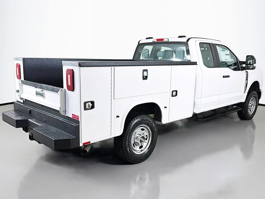New 2026 Oxford White Ford F-250® XL image 7