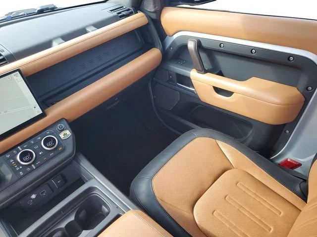 Used 2022 Gray Land Rover X image 31