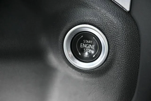 Used 2021 PACIFIC BLUE METALLIC GMC SLT image 19