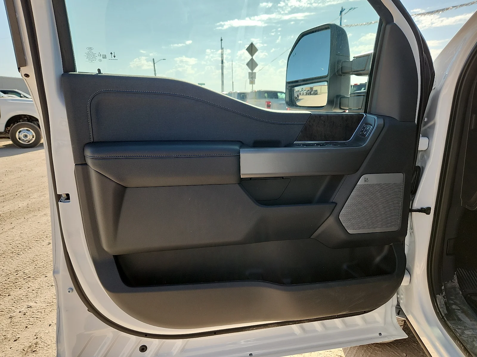 New 2026 Oxford White Ford Lariat image 14