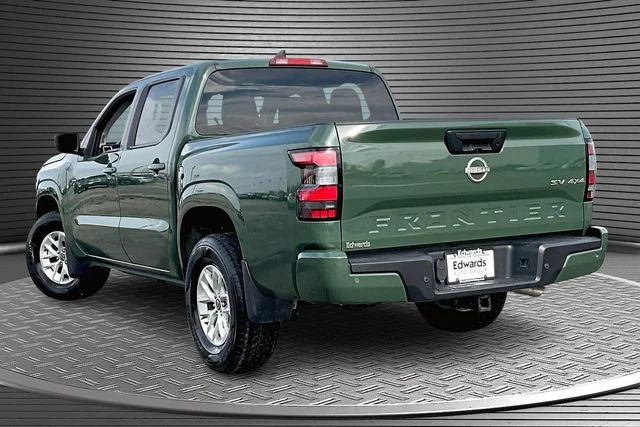 Used 2024 Green Nissan SV image 4