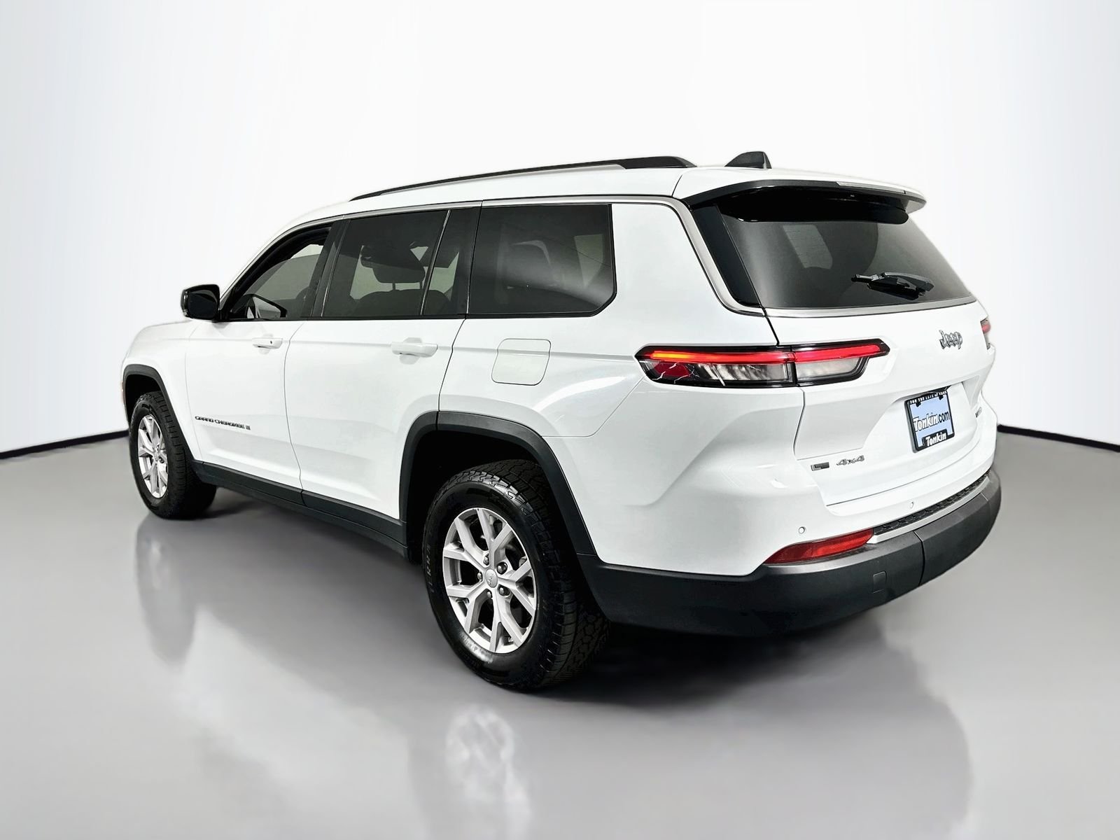 Used 2022 Bright White Clearcoat Jeep Limited image 6