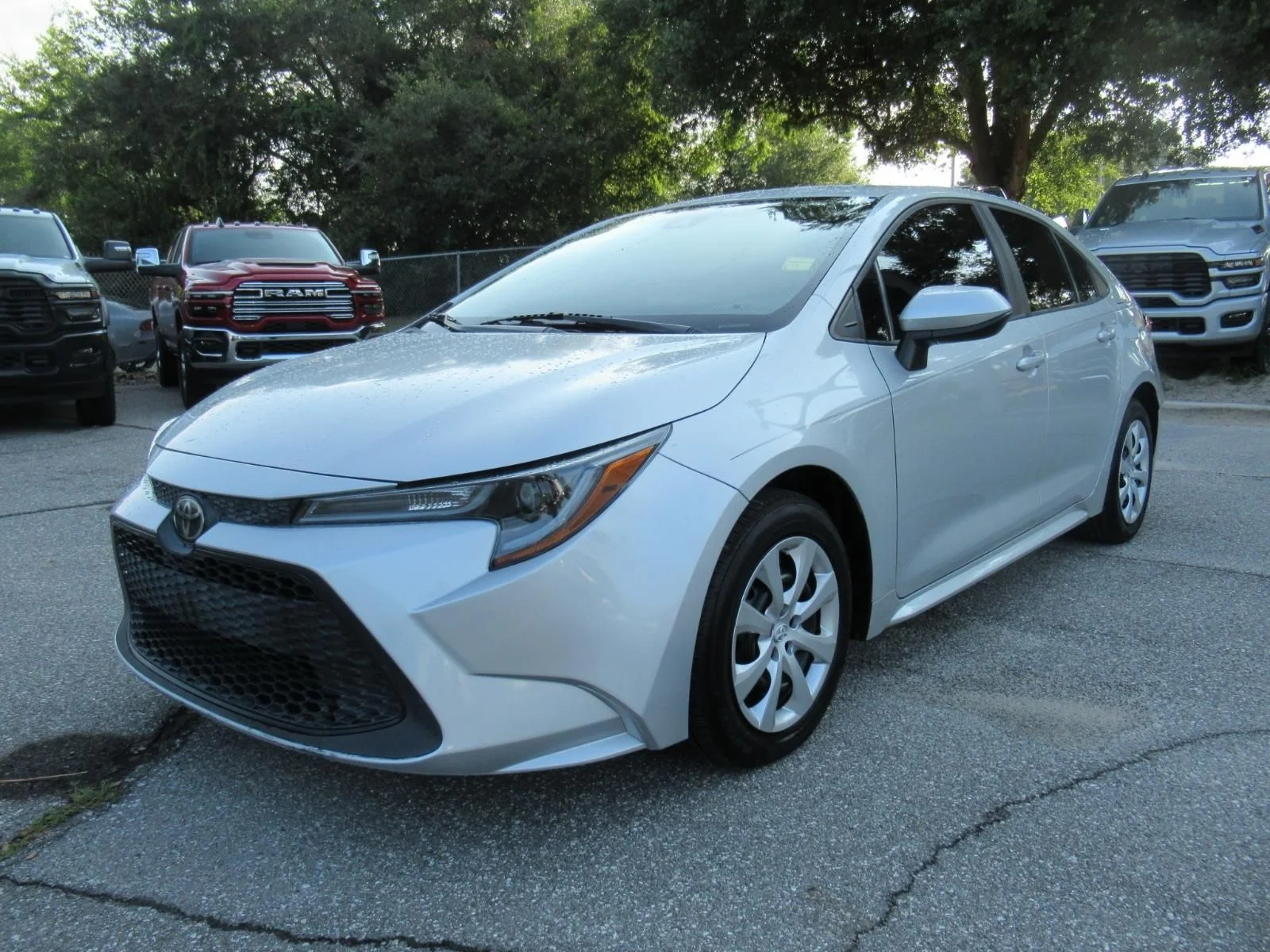 Used 2022 Silver Toyota LE image 3