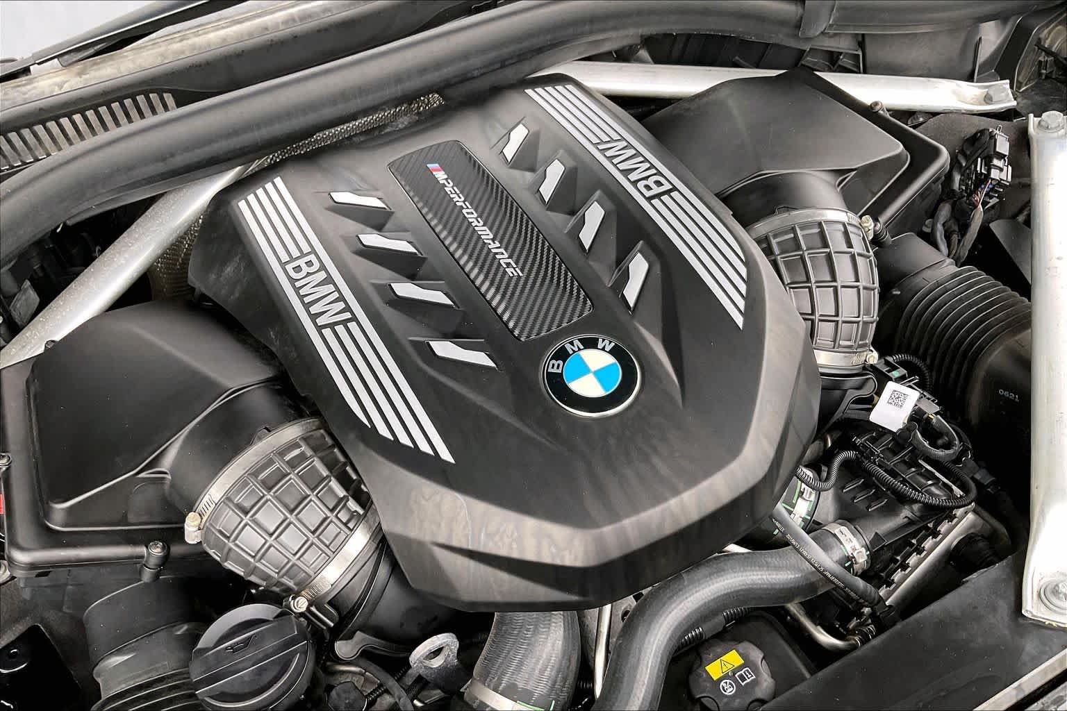 Used 2022 Black Sapphire Metallic BMW M50i image 30