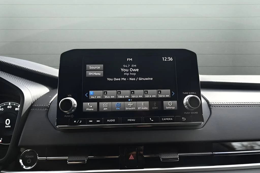 Used 2024 Red Mitsubishi ES image 32