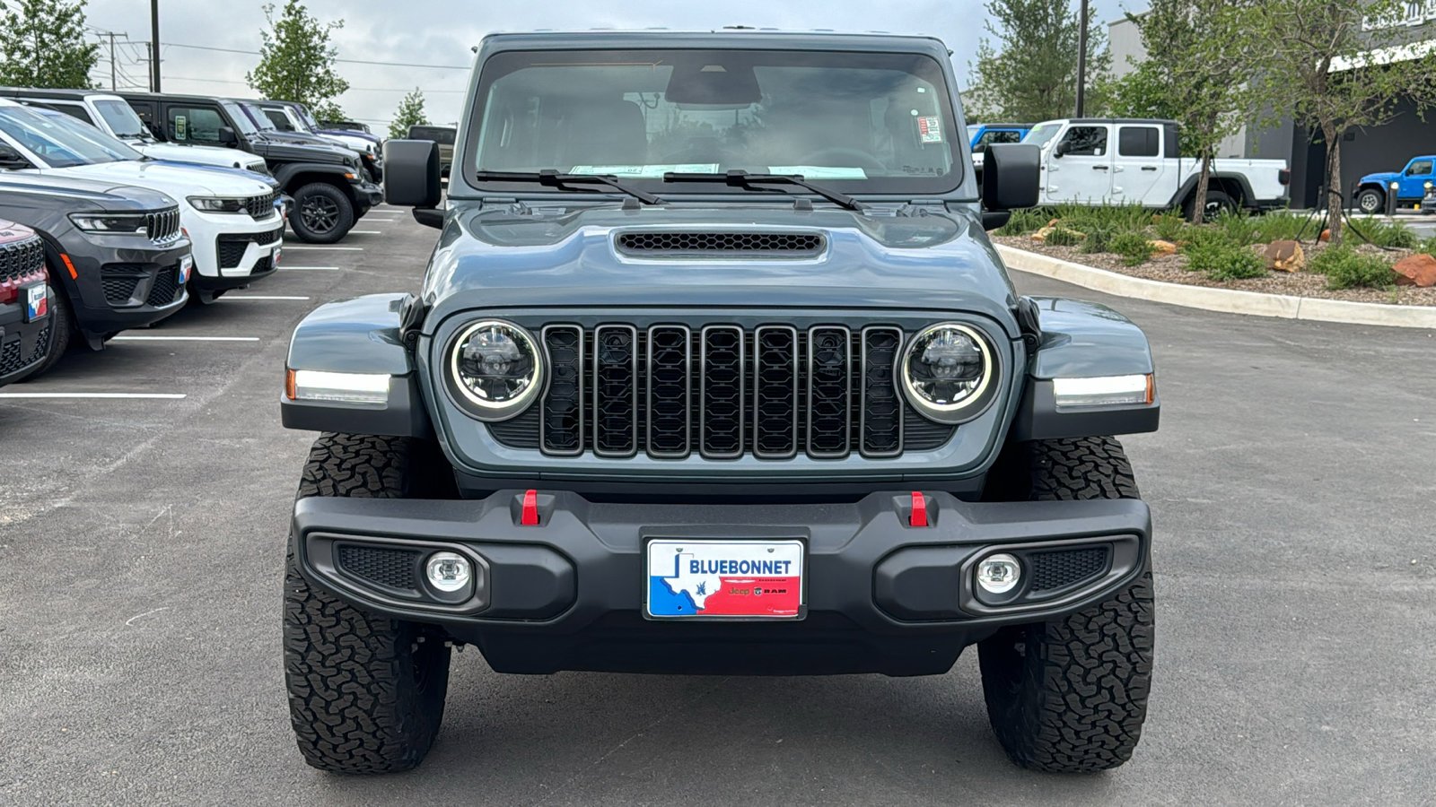 New 2026 Anvil Clear-Coat Exterior Paint Jeep Rubicon image 2