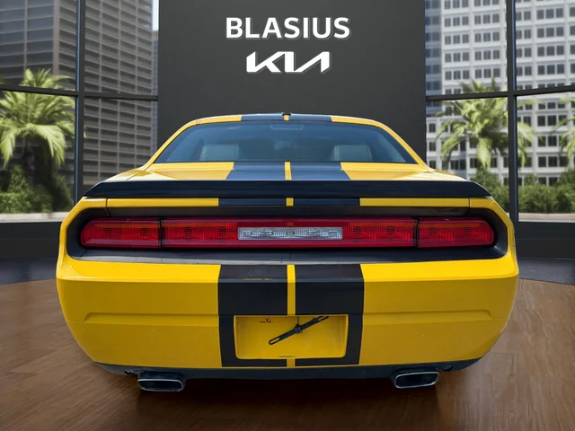 Used 2010 Yellow Dodge R/T image 4