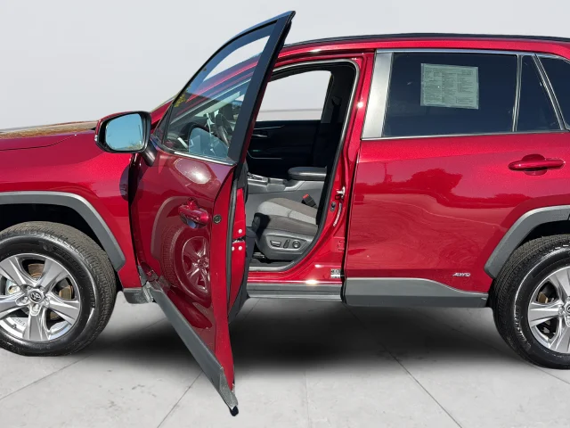 Used 2025 Red Toyota XLE image 39