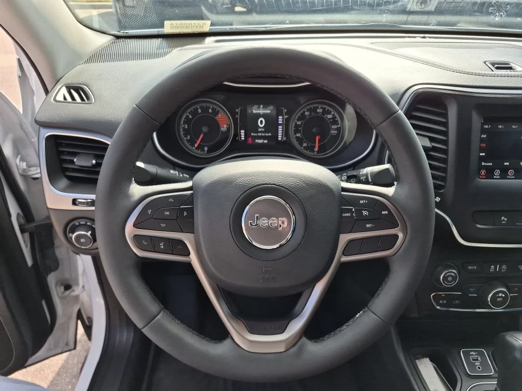 Used 2021 White Jeep Latitude Lux image 20