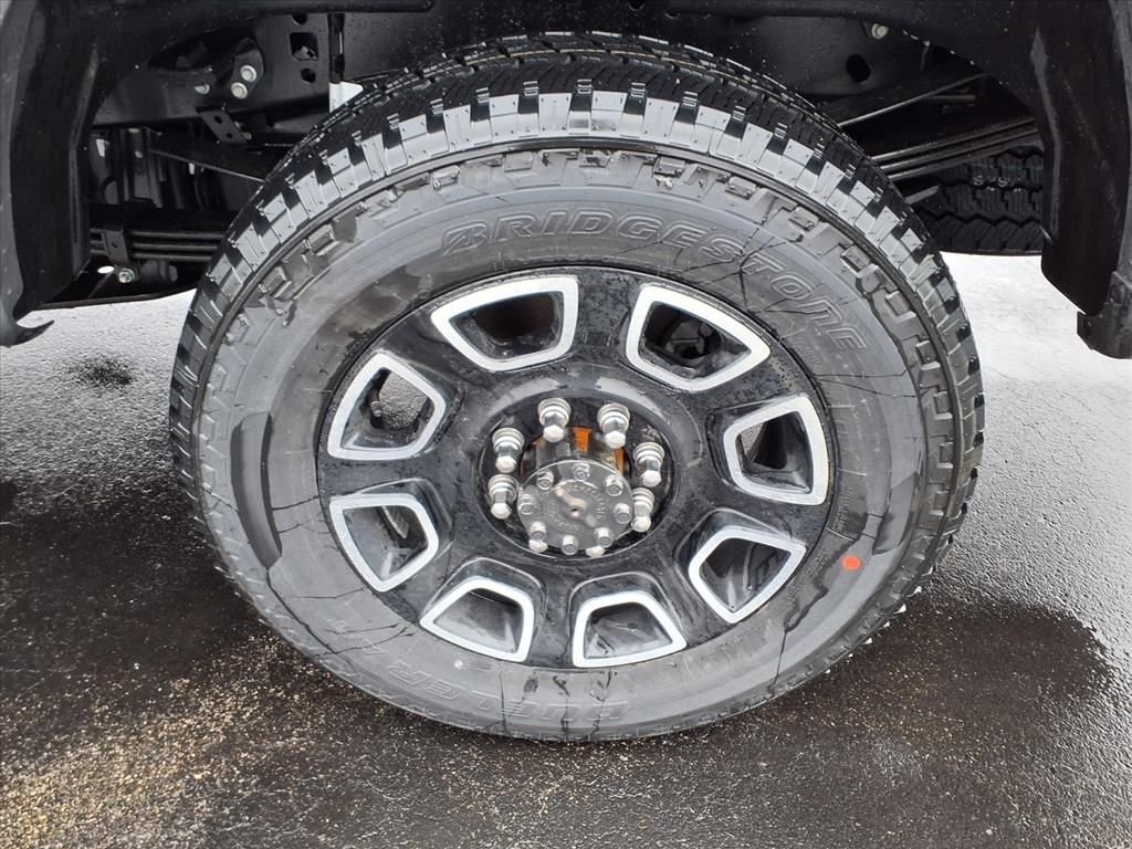 New 2026 Carbonized Gray Metallic Ford F-350® Platinum® image 8