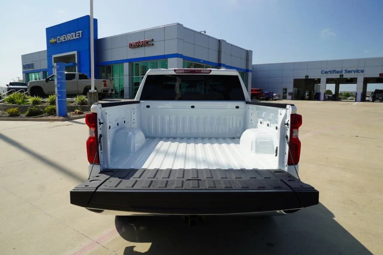 2026 Chevrolet Silverado 1500 LT - Photo 9