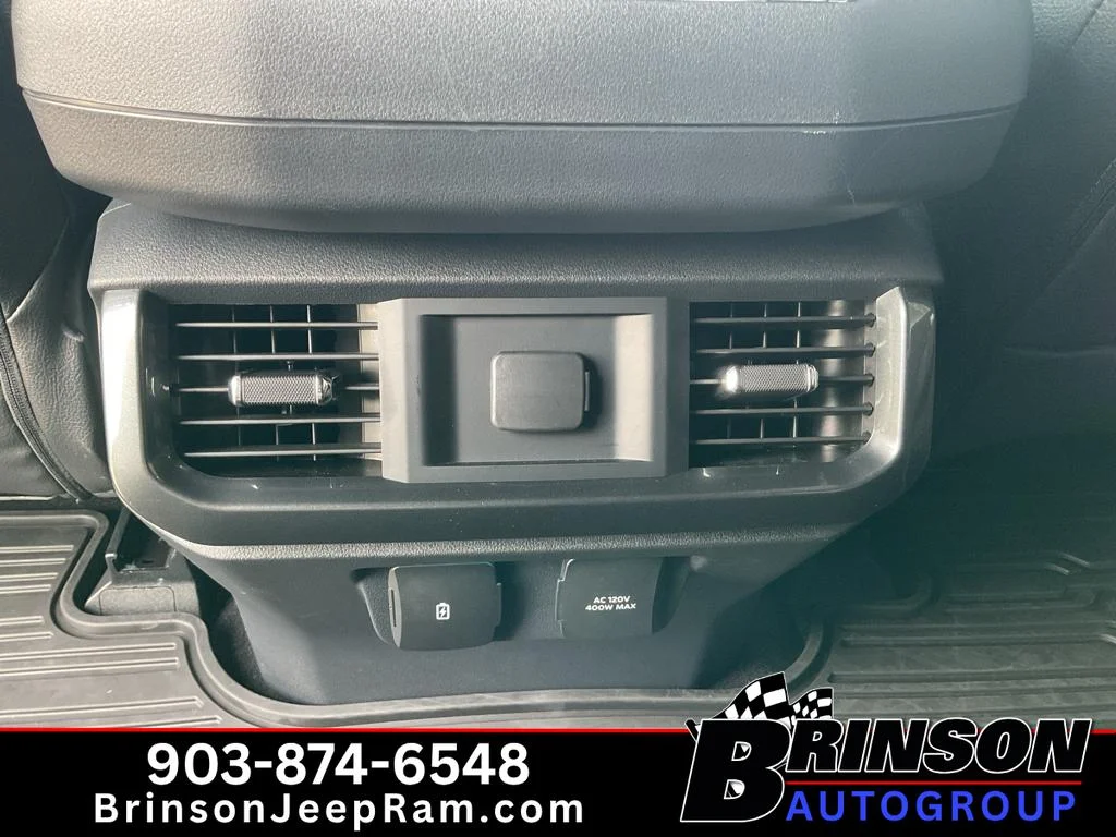 Used 2023 Iconic Silver Metallic Ford XLT image 17