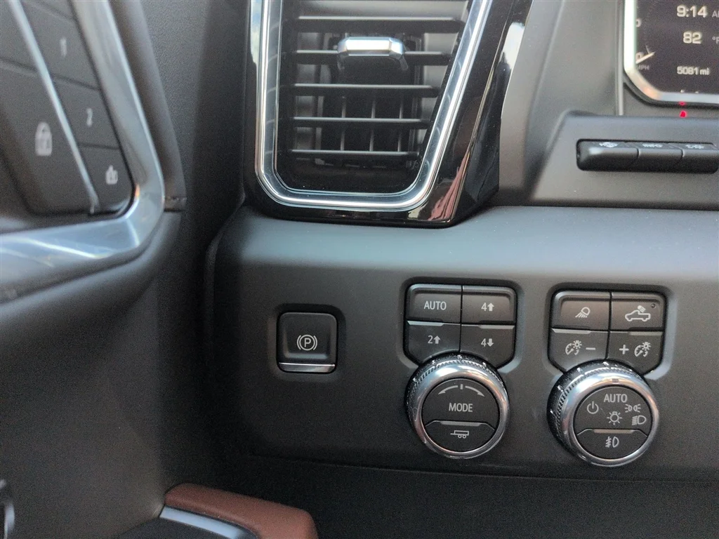 Used 2026 Sterling Metallic GMC Denali Ultimate image 18