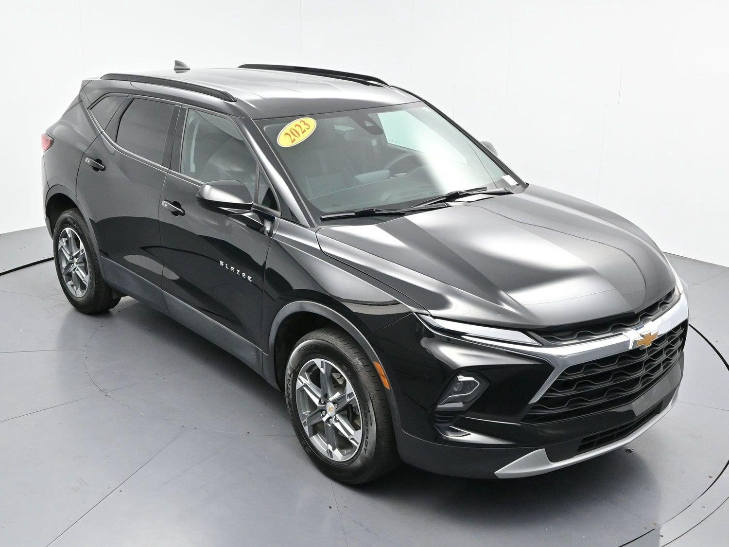 Used 2023 BLACK Chevrolet LT image 41