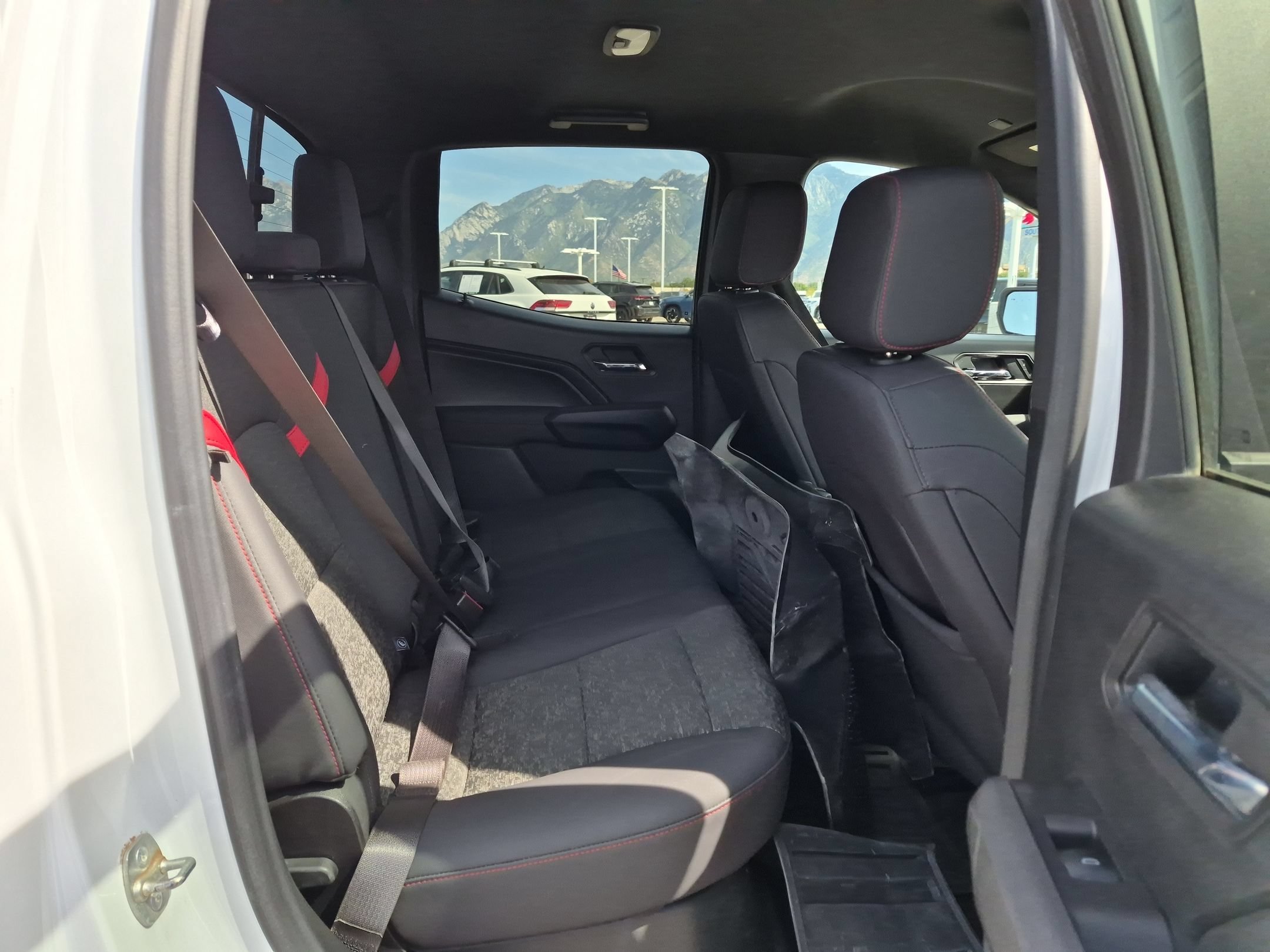 Used 2025 Summit White Chevrolet 4WD Z71 image 28