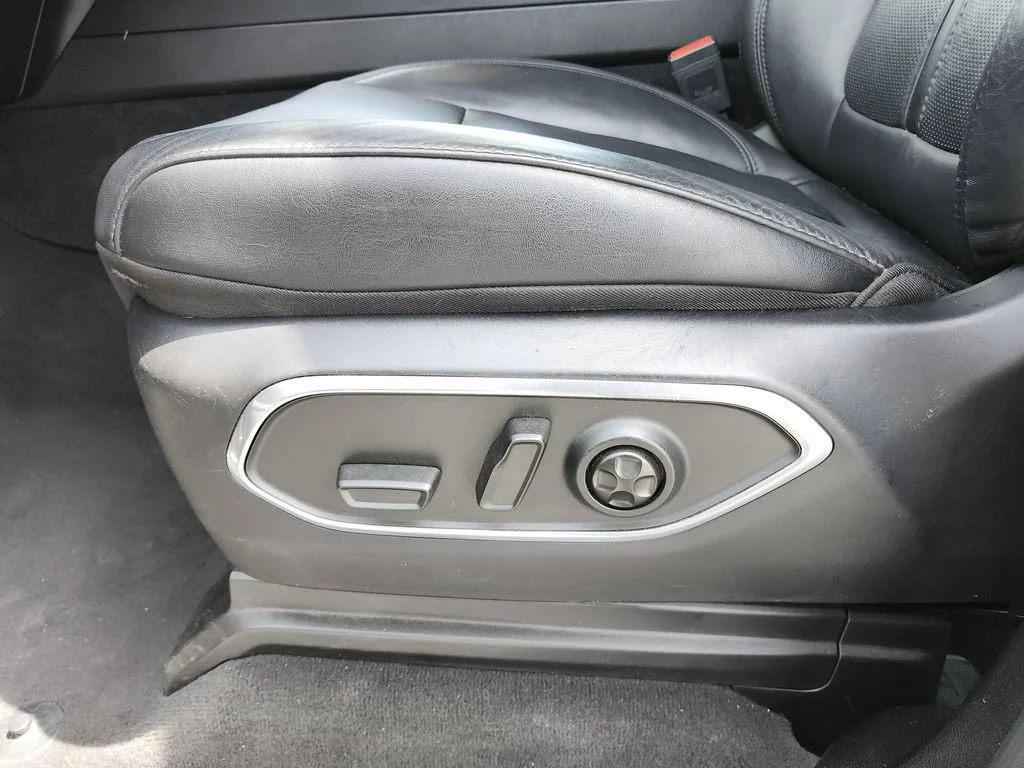Used 2024 Black Jeep Series II image 21