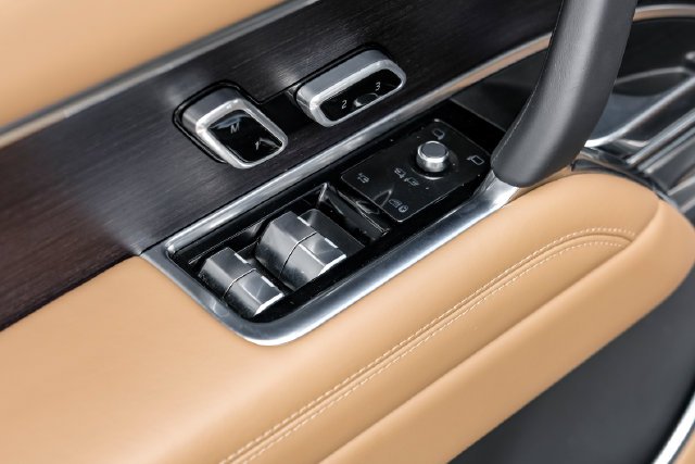 Used 2025 Gray Land Rover Autobiography image 58