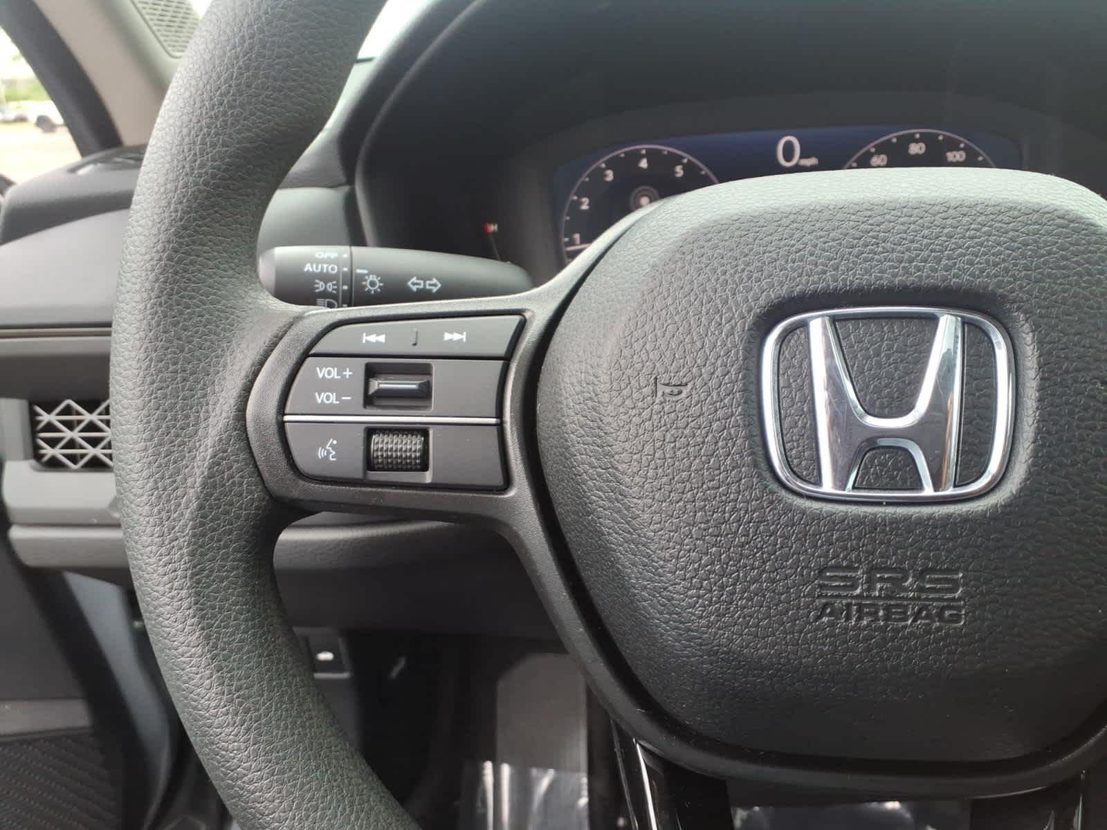 Certified Used 2025 Urban Gray Pearl Honda SE image 22