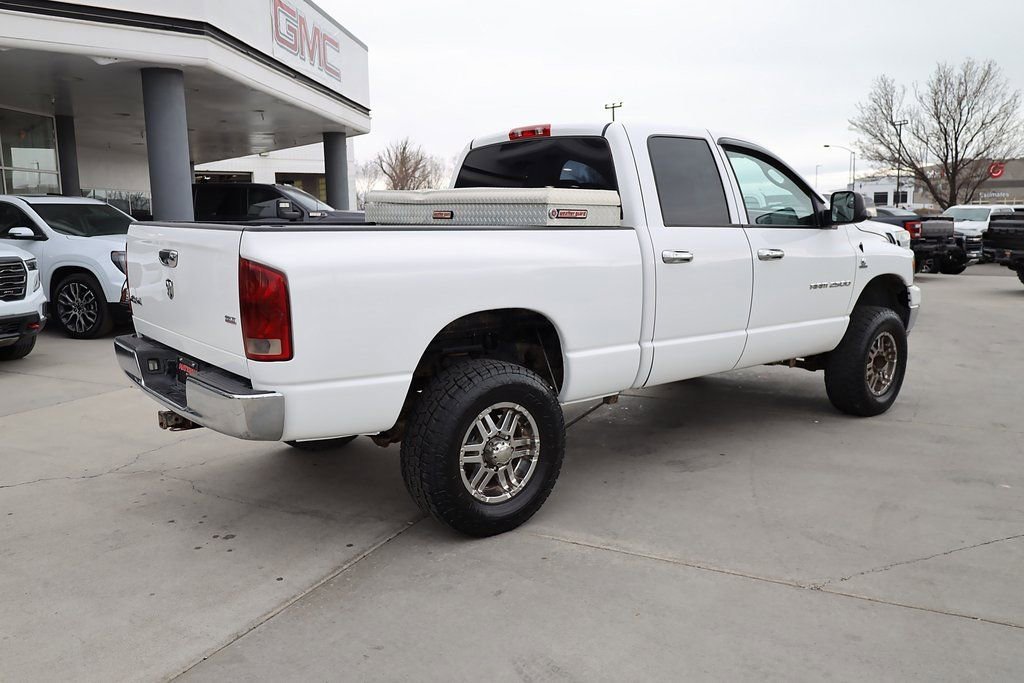 Used 2006 Bright White Dodge SLT image 6