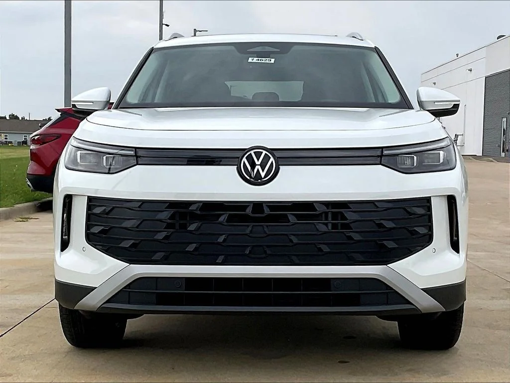 New 2026 White Volkswagen 2.0T SE image 8