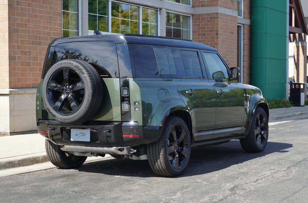 New 2026 Woolstone Green Land Rover X-Dynamic SE image 6