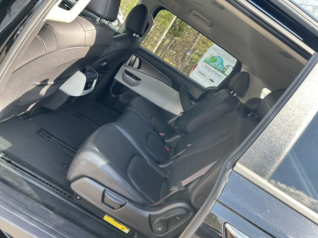 2024 Kia Carnival LX Seat Pkg - Photo 24