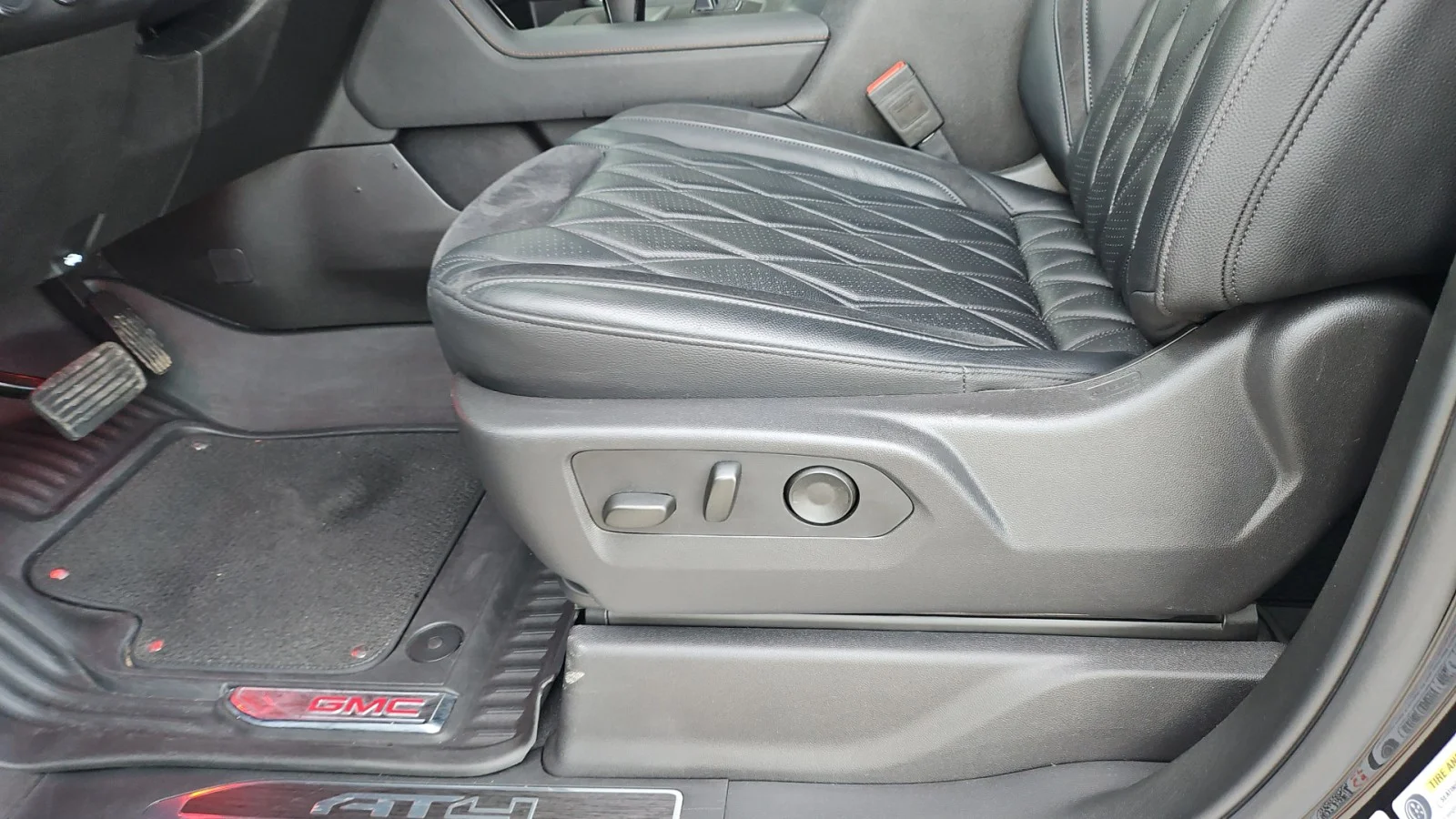 Used 2025 Onyx Black GMC Black Widow 4WD image 13