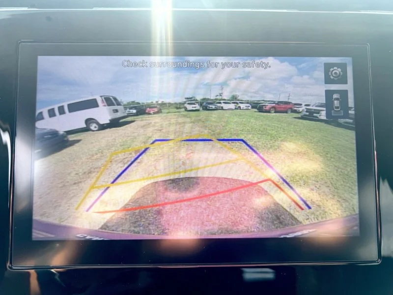 Used 2022 RED Hyundai SEL image 13