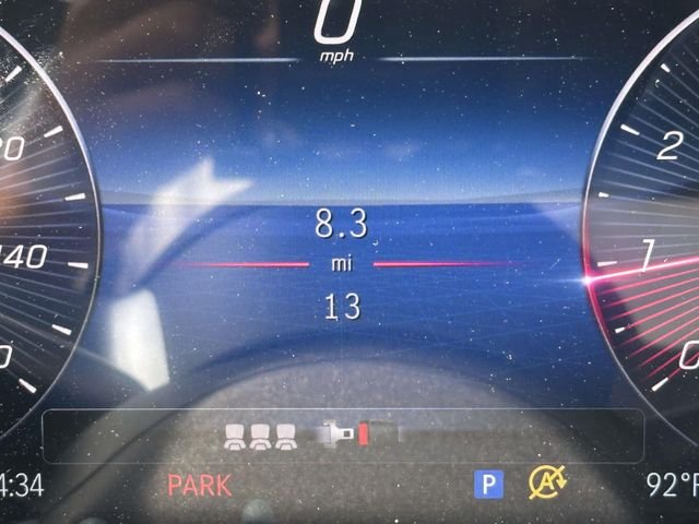 New 2026 Polar White Mercedes-Benz GLB 250 image 2