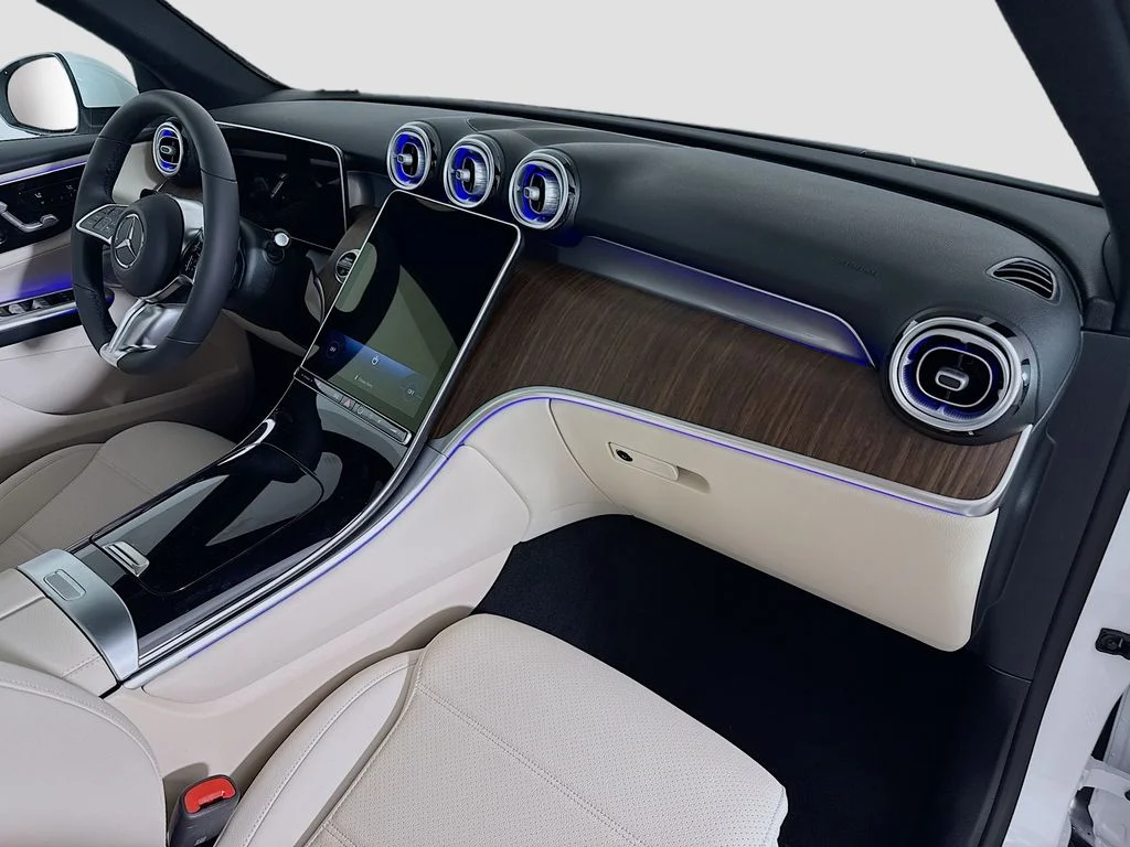 New 2026 White Mercedes-Benz GLC 300 image 30