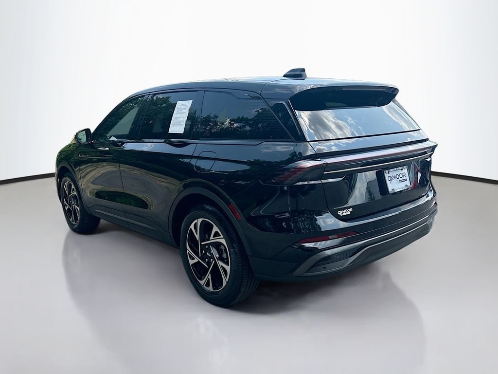 Used 2024 Infinite Black Metallic Clearcoat Lincoln Premiere image 5