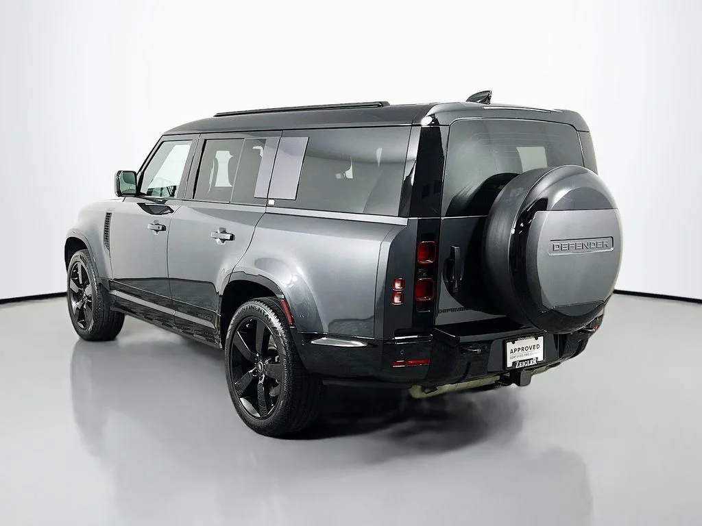 Certified Used 2025 Carpathian Grey Premium Metallic Land Rover X-Dynamic SE image 7
