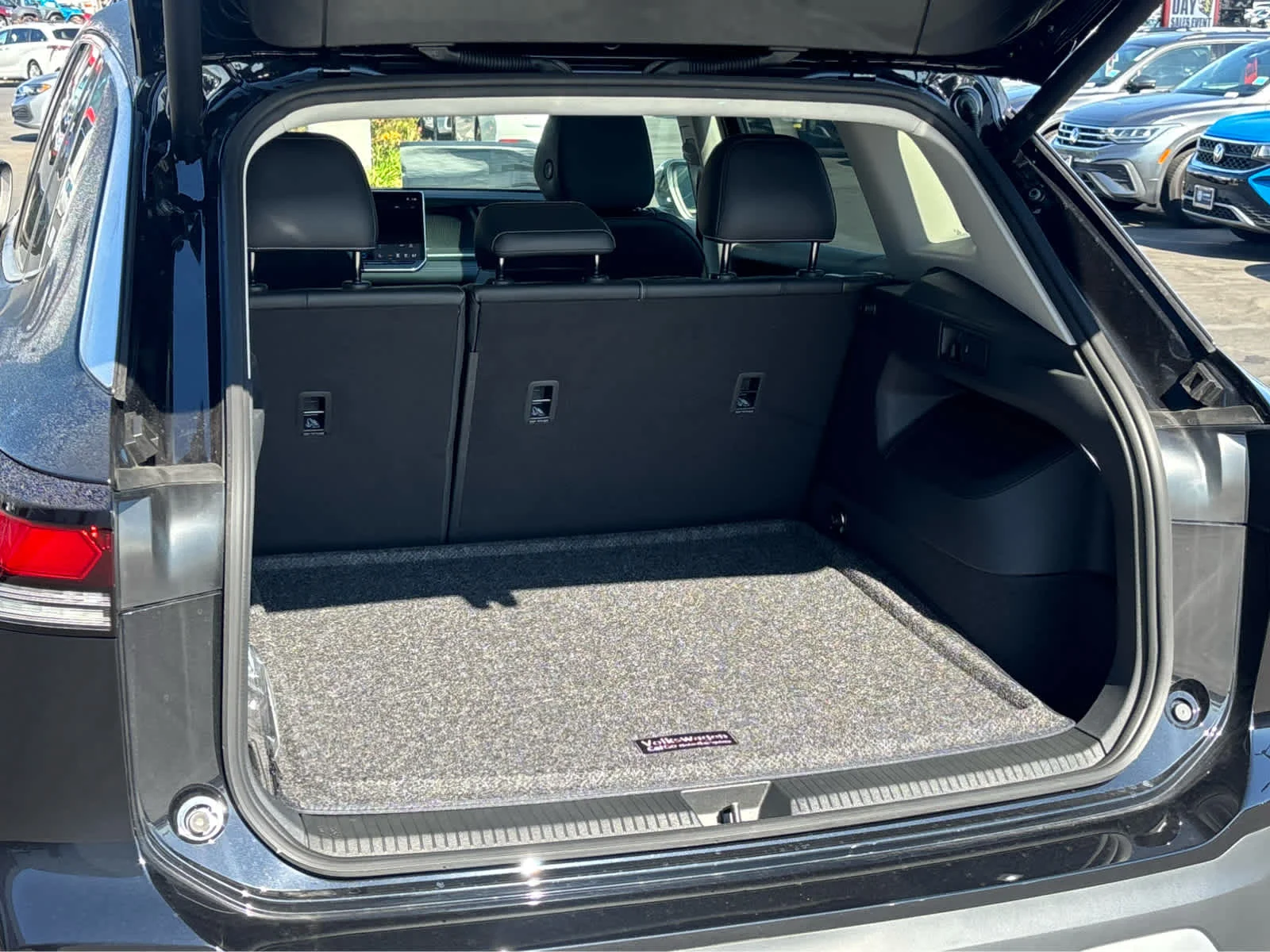 New 2026 DEEP BLACK Volkswagen SE image 22