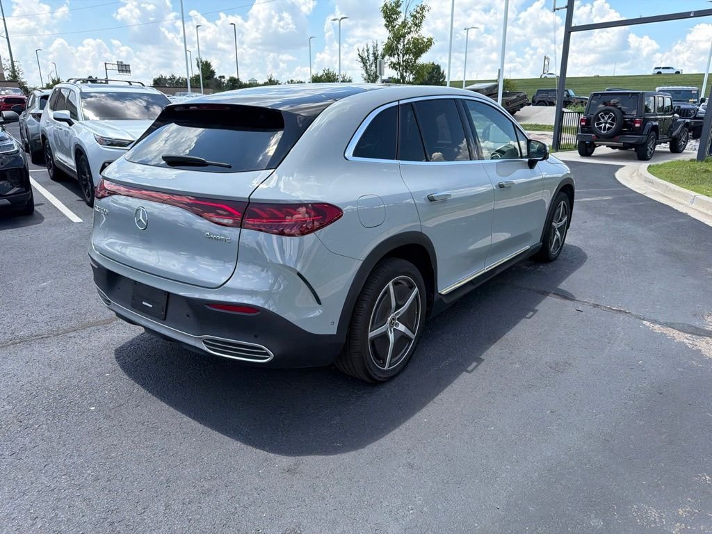 Used 2023 Gray Mercedes-Benz 500 SUV image 7