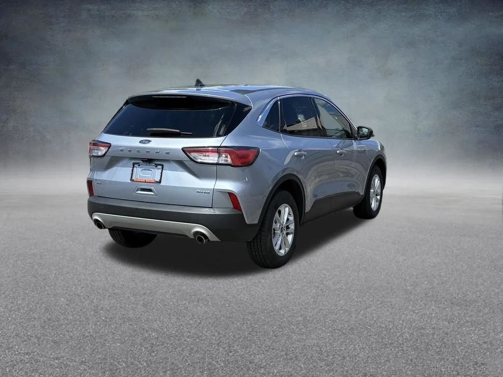 Used 2022 Blue Ford SE image 5