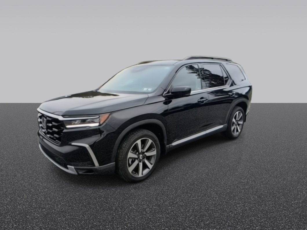 Used 2024 Black Honda Touring image 4