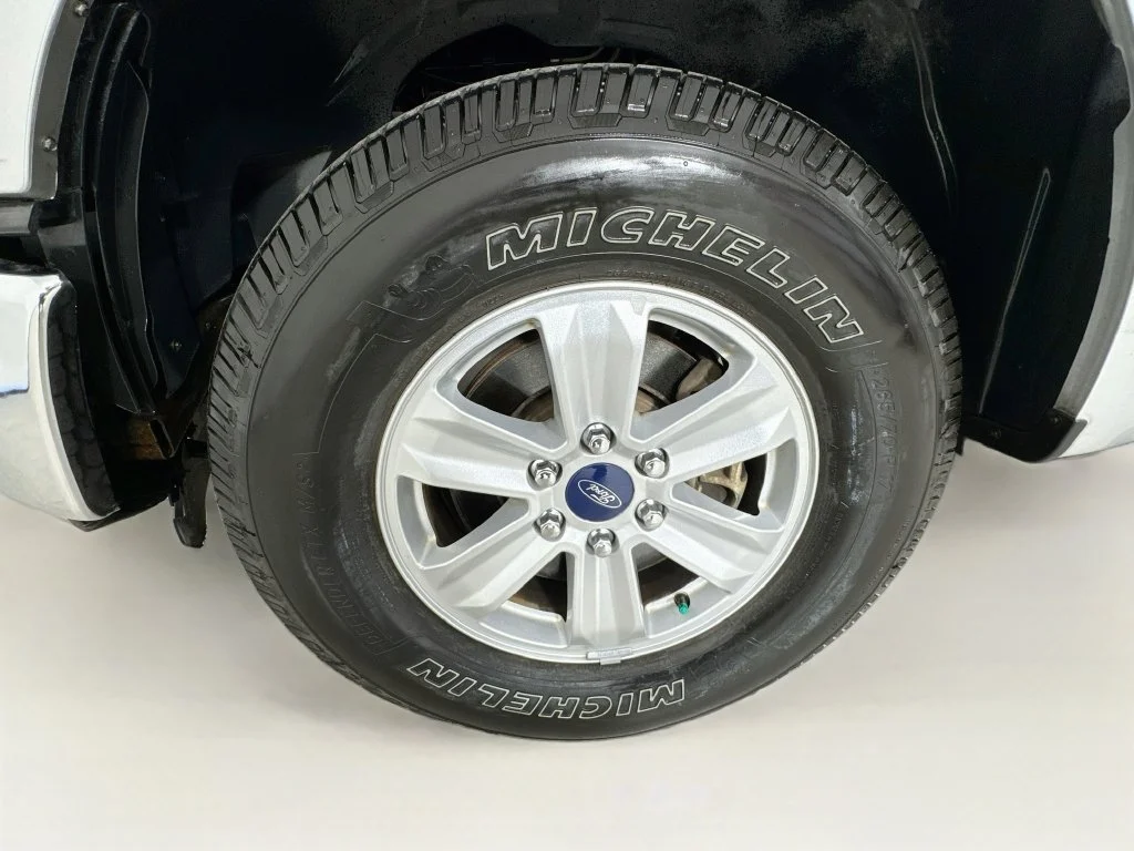 Used 2016 Silver Ford XL image 34