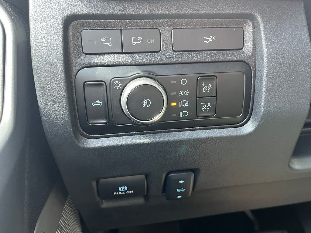 Used 2024 Oxford White Ford Lariat image 21