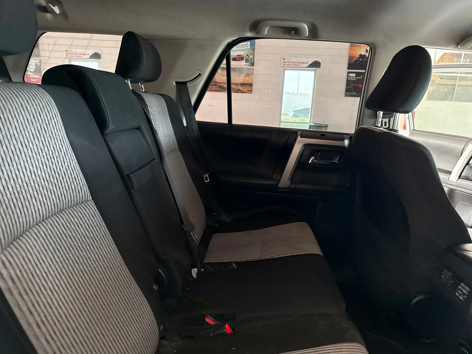Used 2014 Silver Toyota SR5 image 17