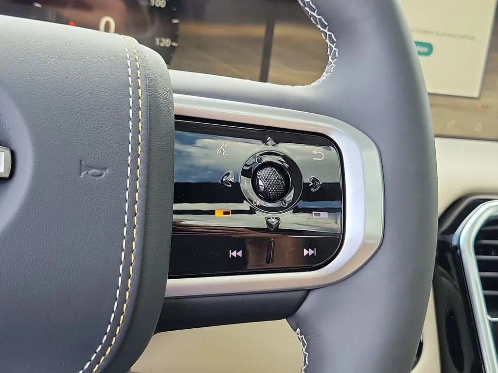 New 2026 White Nissan Platinum Reserve image 28