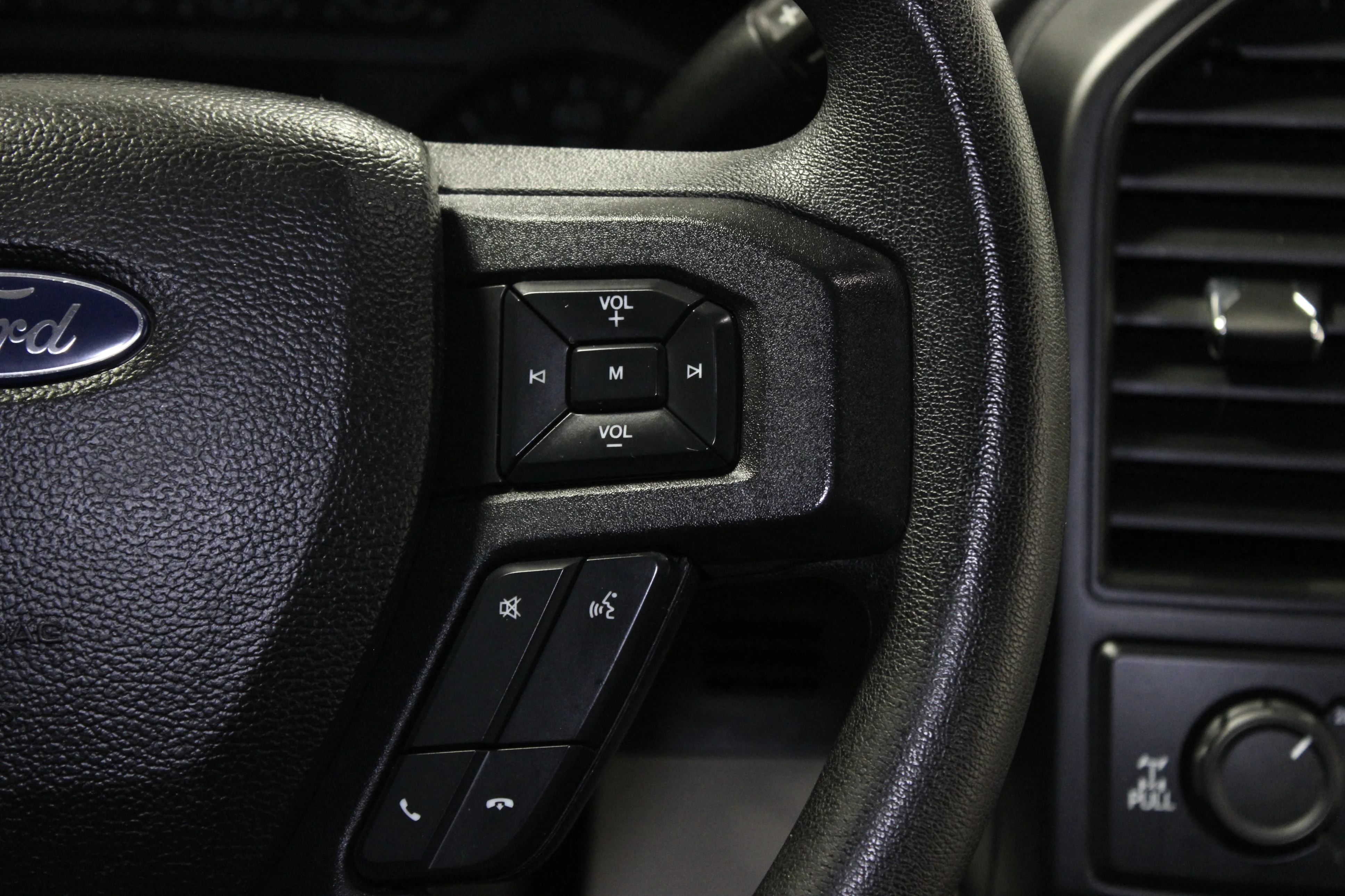 Used 2017 Oxford White Ford XL image 24