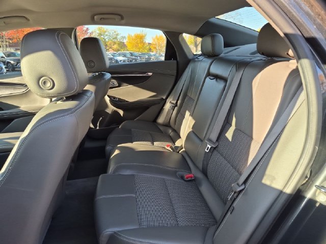 Used 2015 Gray Chevrolet LT image 22