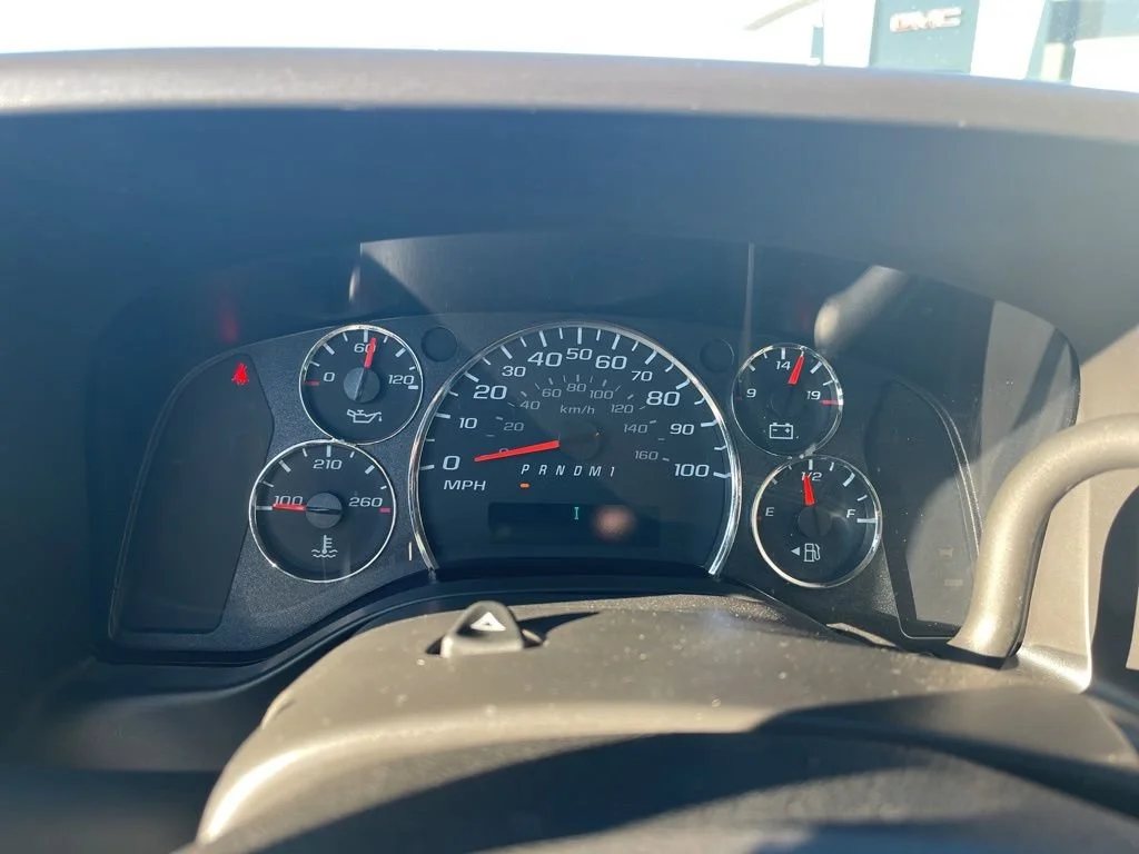 Used 2023 Summit White GMC Work Van image 17