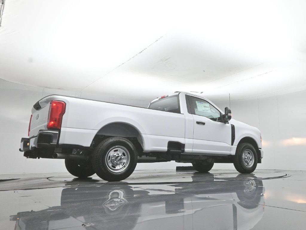 New 2027 Oxford White Ford XL image 43