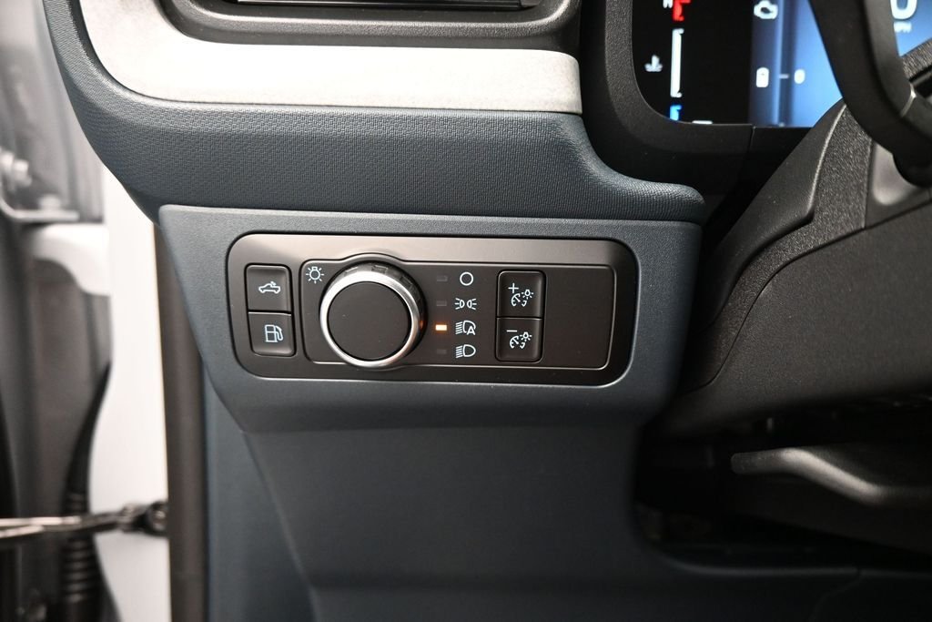 New 2026 Space White Metallic Ford XLT image 12
